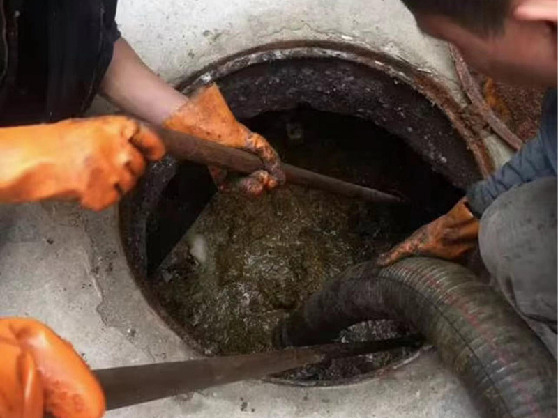 延津清理化粪池时如何避免沼气的危害?